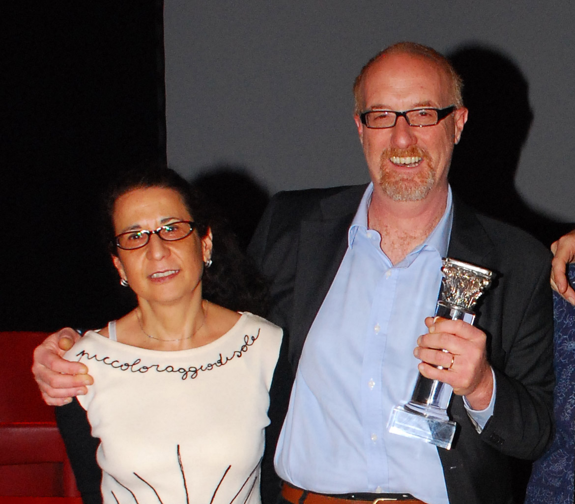 Massimo D'Alessandro e MAria Teresa Pilloni ricevono il Premio del Pubblico al Festival "Capitello d'oro" 2009 per il documentario "Santa Severa tra leggenda e realtà storica"